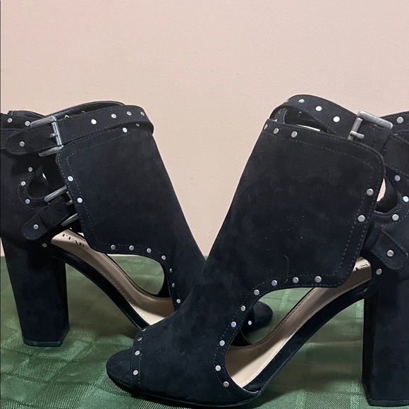 Just Fab Elegant Black Women's Peep-Toe Ankle Boots - Picture 6 of 11